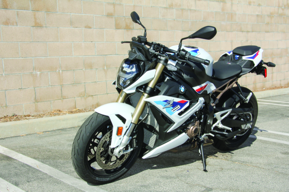 First Ride – 2022 BMW S1000R