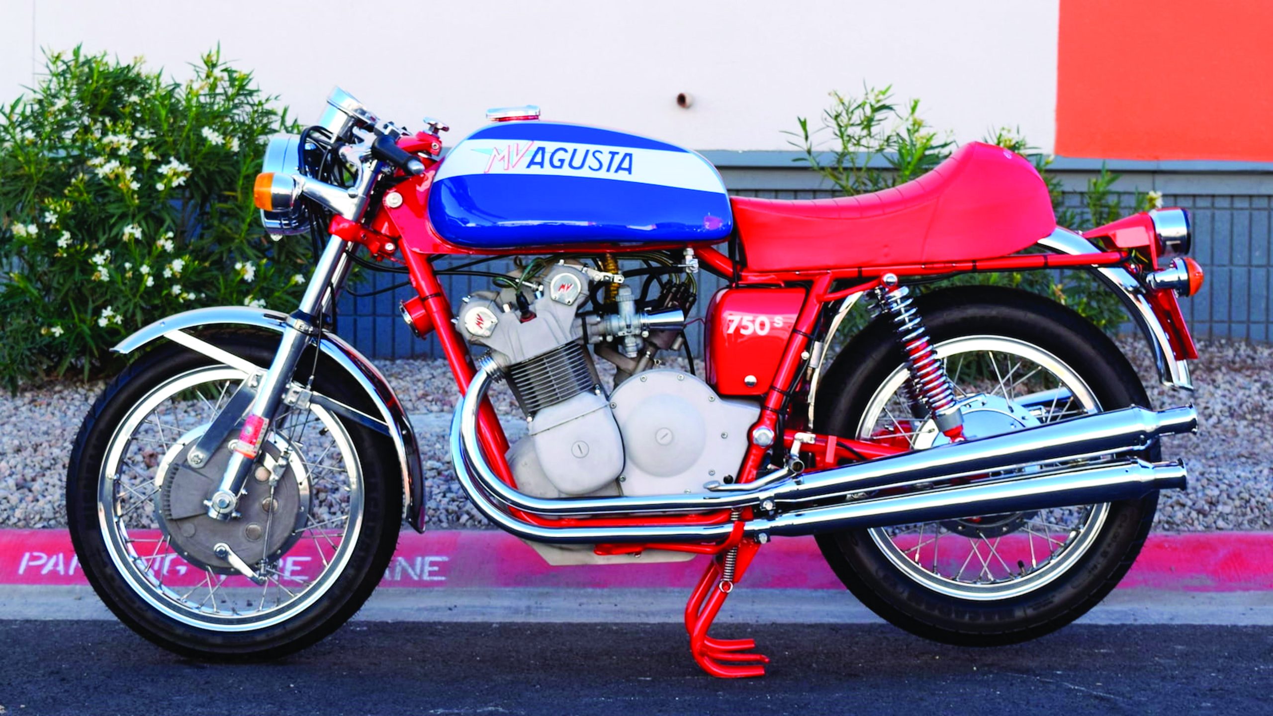 FIRST RIDE MV Agusta Dragster America